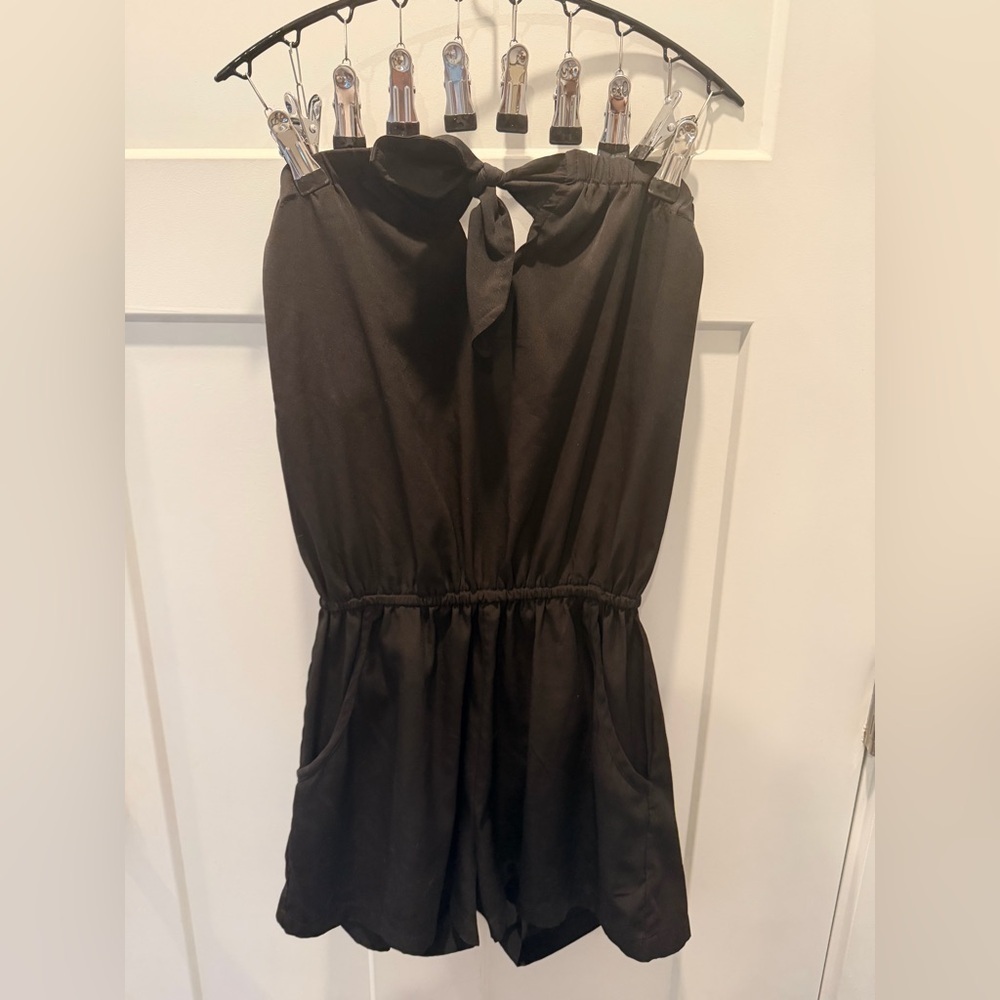 Black Strapless Romper Size M Elastic Waist Bow Front Pockets Casual Summer